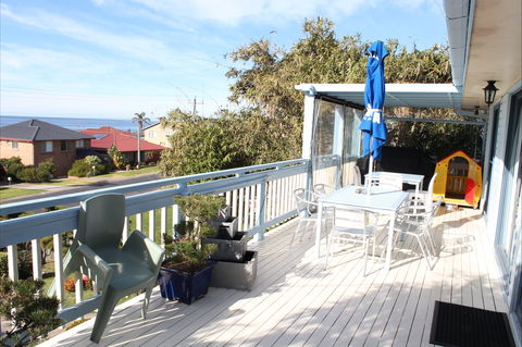 Golf At Glasshouse Rocks - Accommodation VIC 2