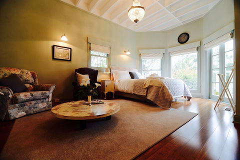 Highview House - Accommodation VIC 2