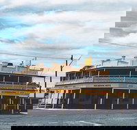 Holbrook Hotel - Accommodation VIC