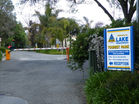 Lake Hamilton Motor Village And Caravan Park - Accommodation VIC 2