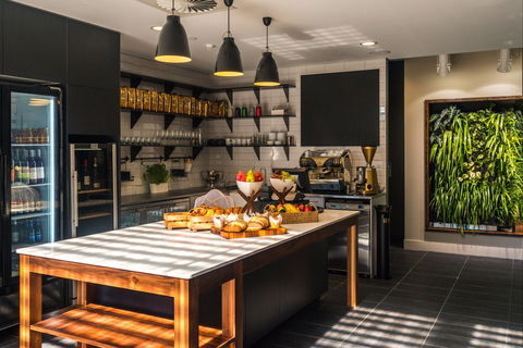 Mantra Richmont Hotel - Accommodation VIC 1