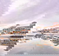 Ramada by Wyndham Hope Harbour - Accommodation VIC