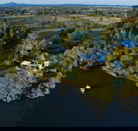 Riverside Holiday Retreat Yamba - Accommodation VIC