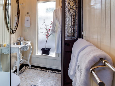 Silverleaf Cottage - Accommodation VIC 2