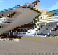 The White House Carcoar - Accommodation VIC