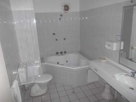 Ulladulla Harbour Motel,  Another Sinclair's Property - Accommodation VIC 1