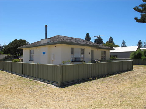 Walters Holiday Home - Accommodation VIC 0