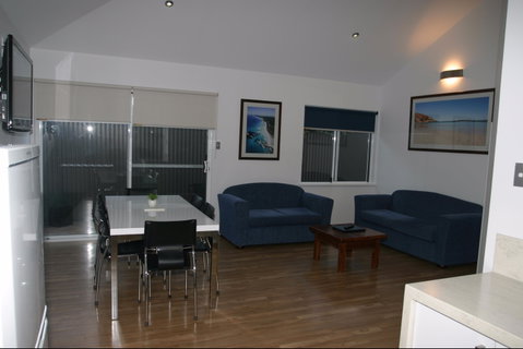 Clearwater Motel Apartments - Accommodation VIC 1