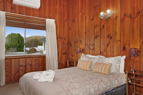 Le Chateau - Accommodation VIC 2