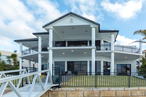 Port Lincoln Marina Luxury Escape - Accommodation VIC 1