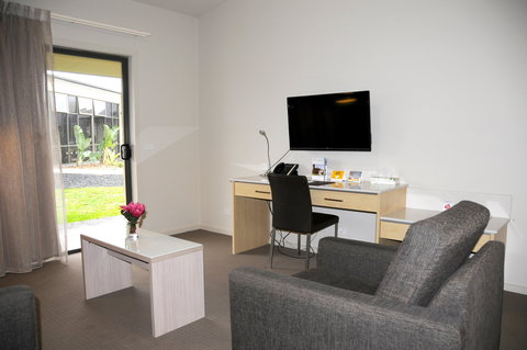 Quality Suites Seasons 5 Resort - Accommodation VIC 1