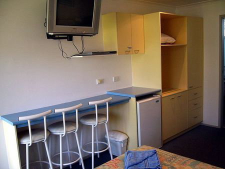 Moodys Motel - Accommodation VIC 3