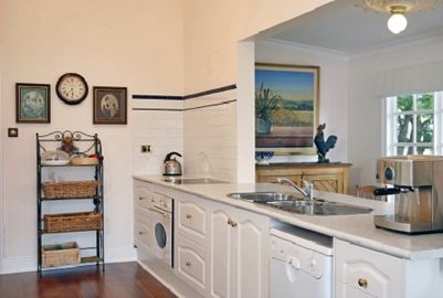Forest Edge Country House - Accommodation VIC 3