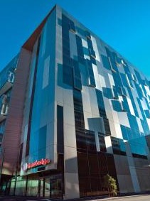 Travelodge Docklands - Accommodation VIC 3