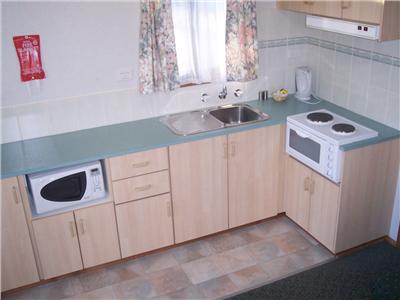 Golden Country Motel And Caravan Park - Accommodation VIC 1