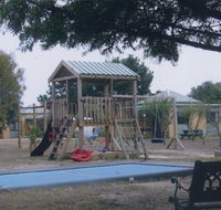 Alvina Holiday Cottages - Accommodation VIC
