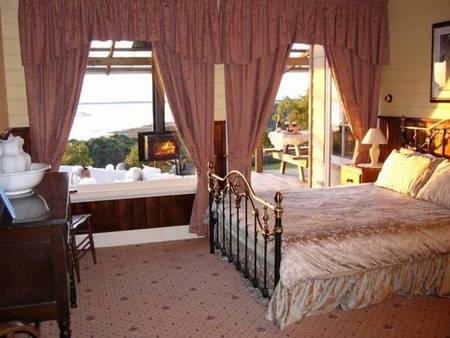The Island Spa And Cottages - Accommodation VIC 3