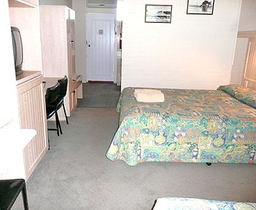Mallacoota Hotel Motel - Accommodation VIC 1