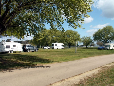 Sale Showground Caravan And Motorhome Park - Accommodation VIC 1
