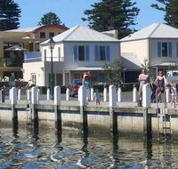 Dockside Waterfront Indulgence - Accommodation VIC