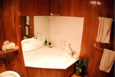 Weeroona - Accommodation VIC 3