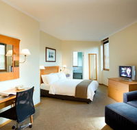 Holiday Inn Old Sydney - Accommodation VIC