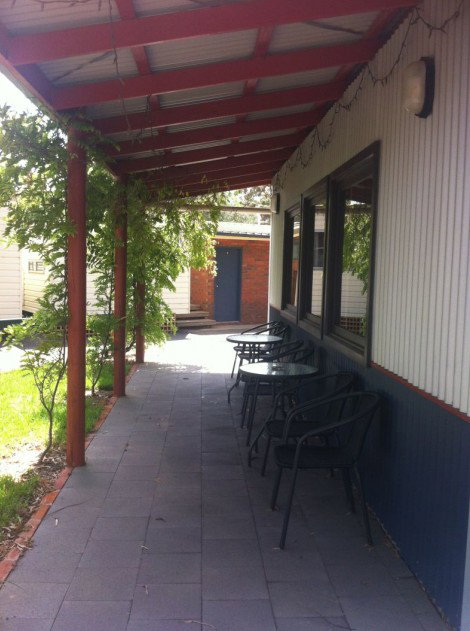 Golden Country Motel And Caravan Park - Accommodation VIC 4