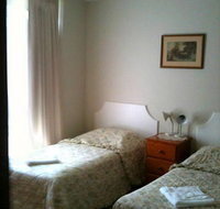 Camellia Court House and Holiday Apartments - Accommodation VIC