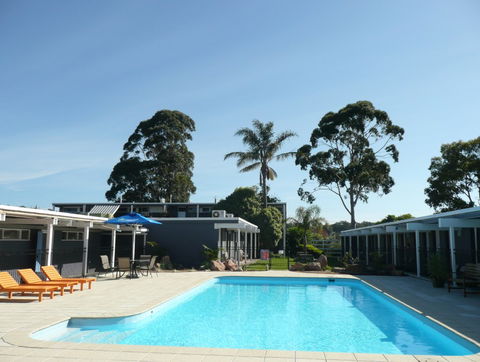Mallacoota Hotel Motel - Accommodation VIC 5