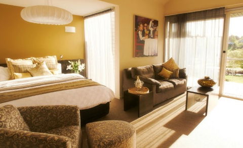 Lake House - Accommodation VIC 3
