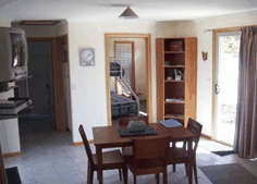 Yakkalla Holiday Cottage - Accommodation VIC 2