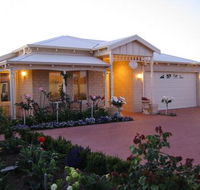 Sussex on Willis Cove Bed and Breakfast - Accommodation VIC