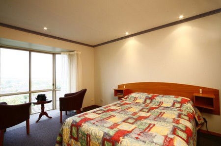 Blue Whale Motor Inn & Apartments - Accommodation VIC 0