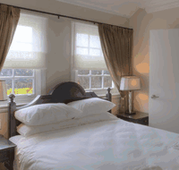 Wallacia Hotel - Accommodation VIC