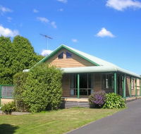 Black Dolphin Seaside Cottage - Accommodation VIC
