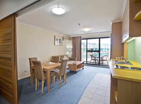 Oaks Waterfront Resort - Accommodation VIC 2