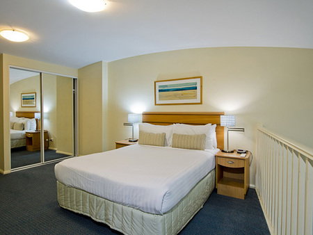 Oaks Waterfront Resort - Accommodation VIC 3