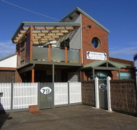 Black Dolphin Townhouse and Apartment - Accommodation VIC