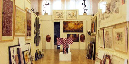 Australian Galleries - Accommodation VIC 2