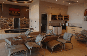 Breathtaker On High Spa Retreat - Accommodation VIC 1