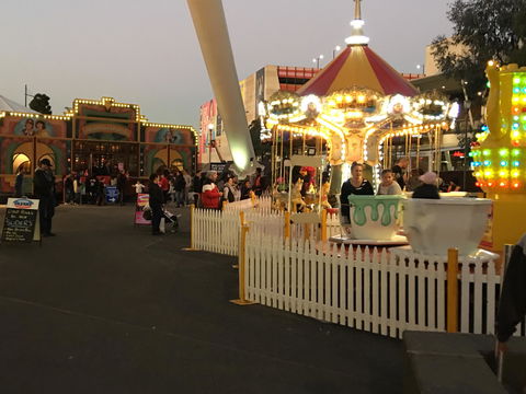 Wonderland Under The Melbourne Star - Accommodation VIC 3