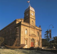 The Albany Town Hall - Accommodation VIC