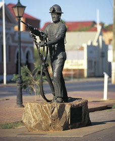 Miners Monument - Accommodation VIC 0