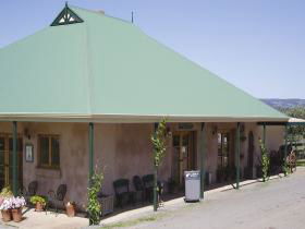 Lloyd Brothers Wine & Olive Company - McLaren Vale - Accommodation VIC 0