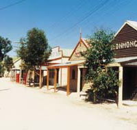 Old Tailem Town Pioneer Village - Accommodation VIC