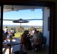 Tenafeate Creek Wines - Accommodation VIC