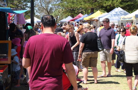 Coolangatta Beachfront Markets - Accommodation VIC 1