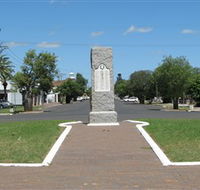War Memorial and Heroes Avenue - Accommodation VIC