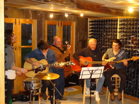 Munari Wines - Accommodation VIC 3