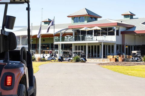 Club Catalina - Accommodation VIC 4